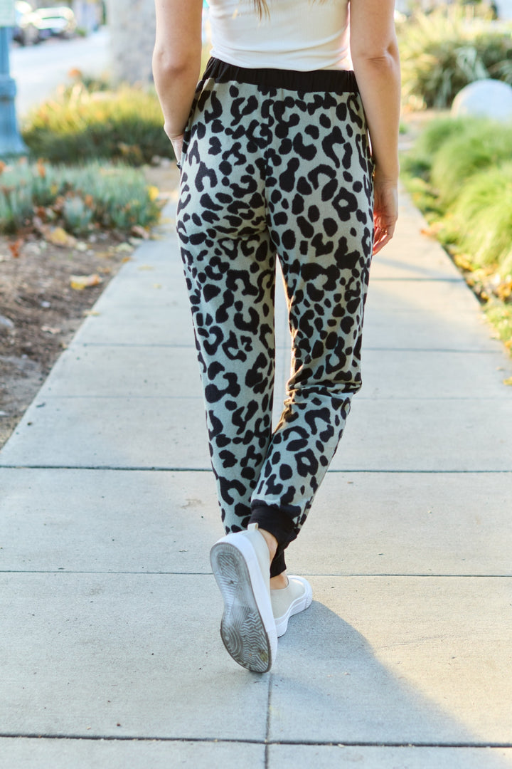 Fashion Sava | Leopard Sweatpants | Bold Contrast Design