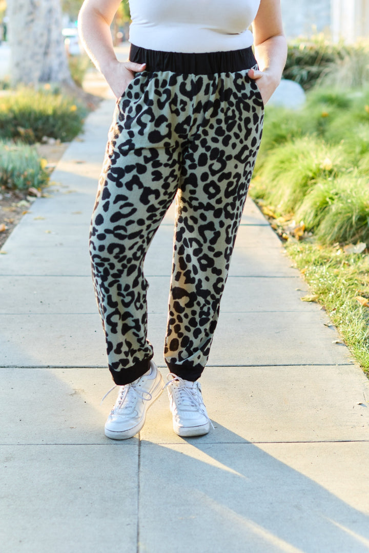Fashion Sava | Leopard Sweatpants | Bold Contrast Design