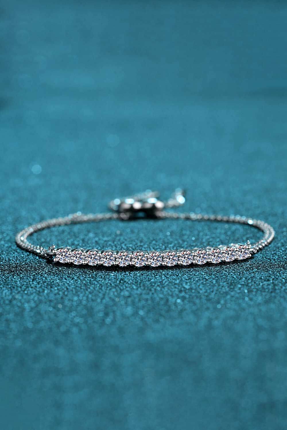 Pulsera de plata de ley con moissanita adorada