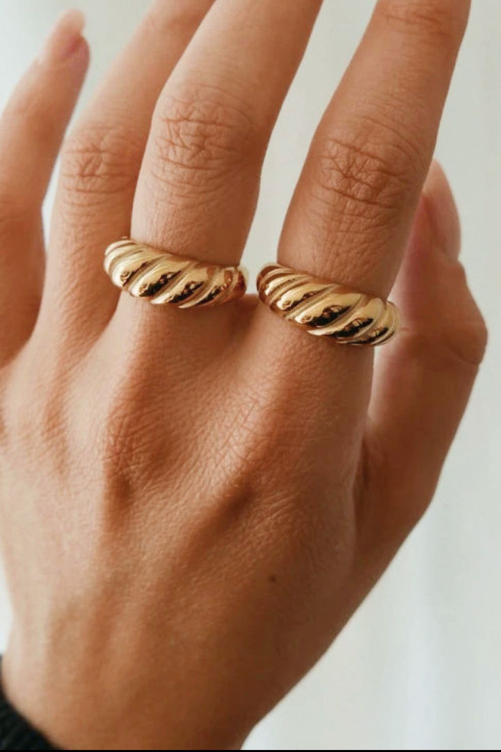 Fashion Sava | Gold Twisted Ring | Elegant Everyday Accessory