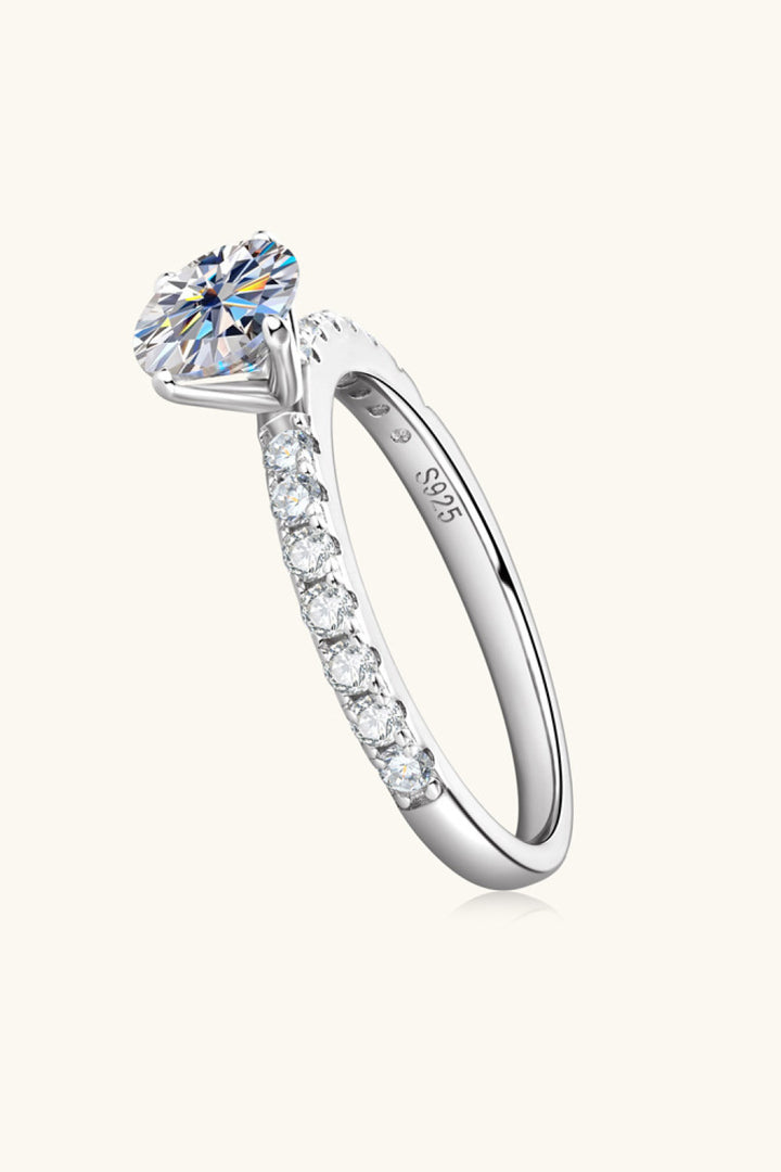 Fashion Sava | Side Stone Ring | Moissanite Elegance