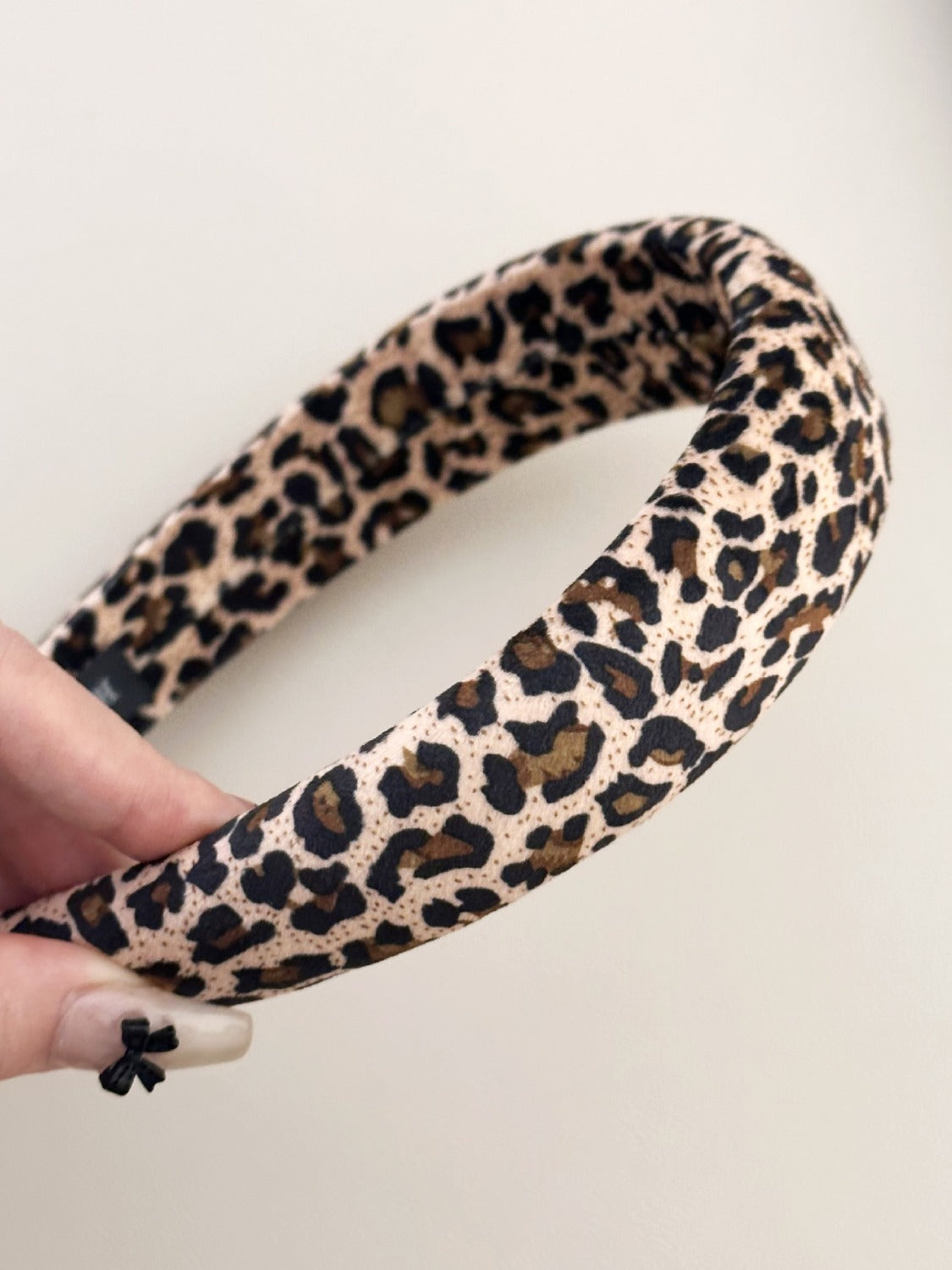 Diadema ancha de poliéster con estampado de leopardo