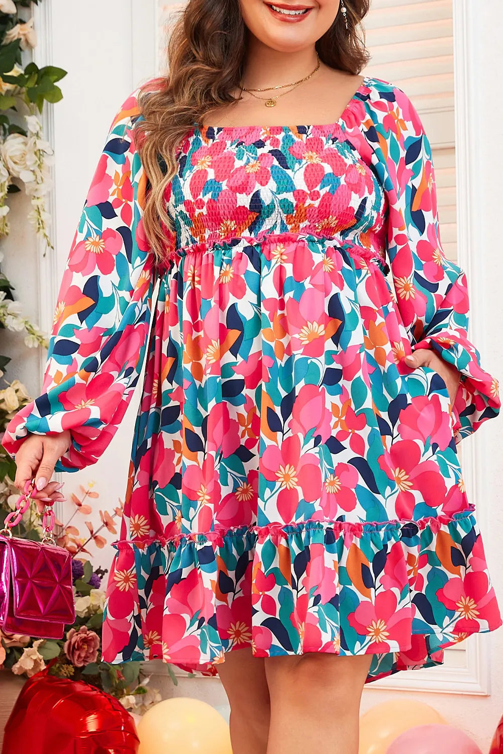 Vestido de talla grande con escote cuadrado y mangas abullonadas y estampado floral fruncido