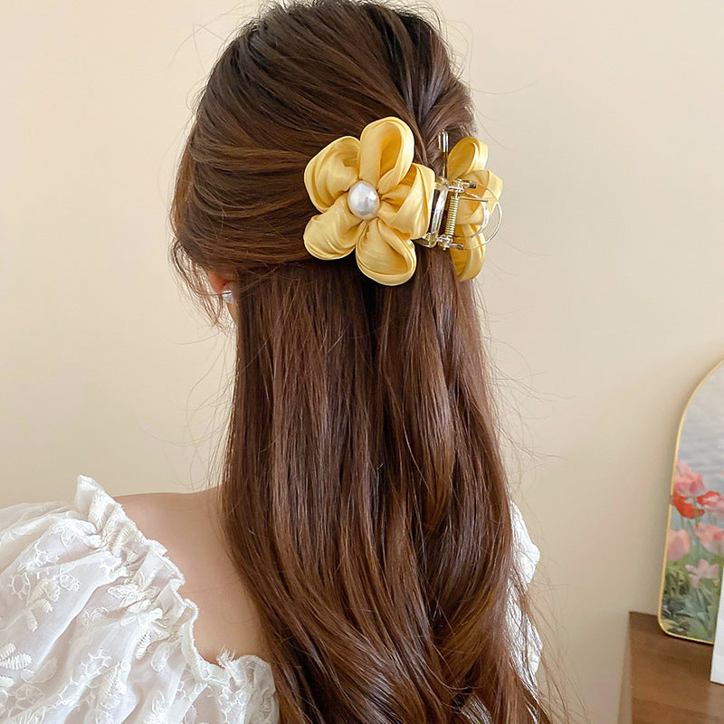 Pinza para el pelo acrílica con forma de flor