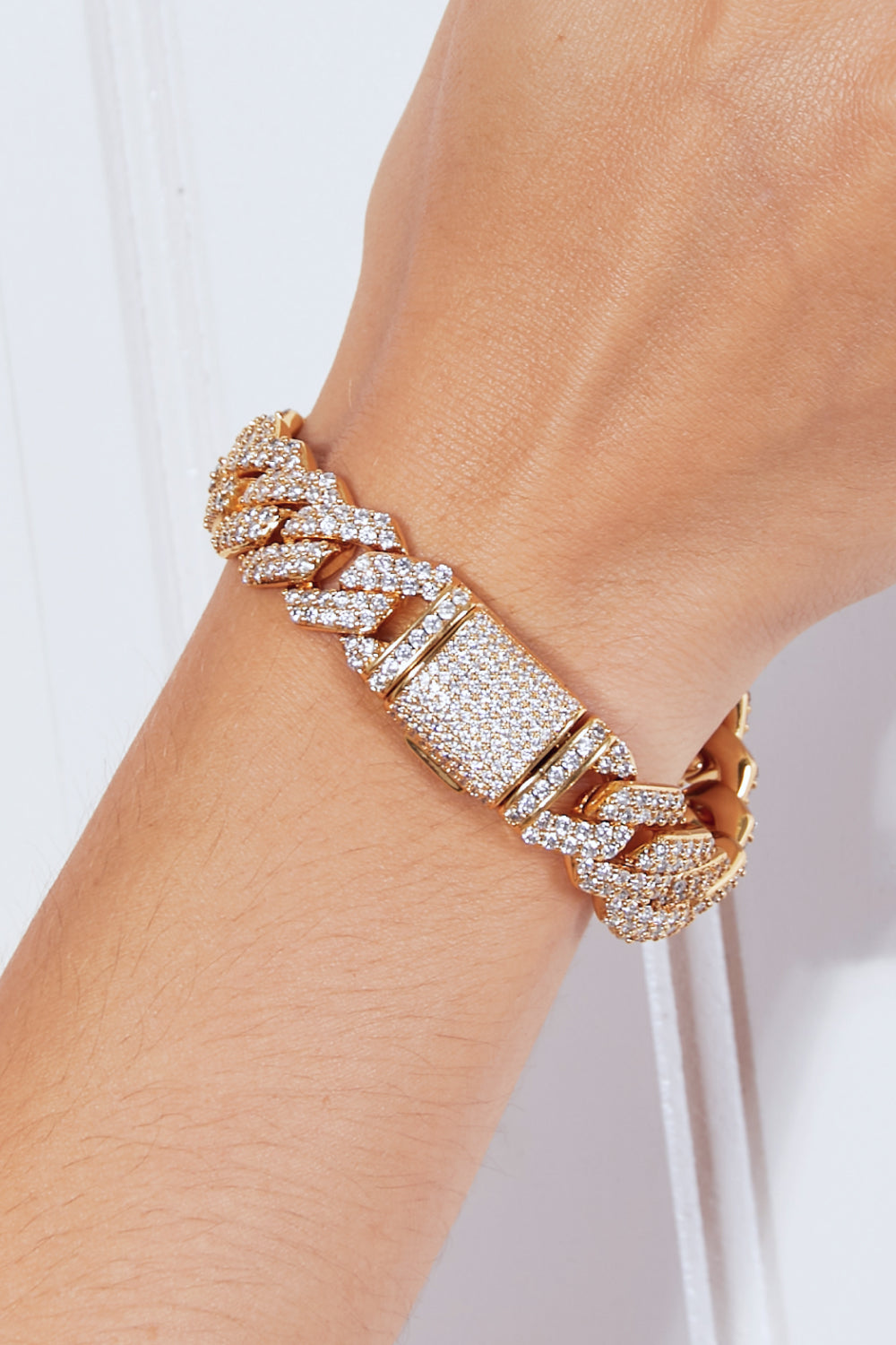 Fashion Sava | Zircon Bracelet | Elegant Alloy Inlay Design
