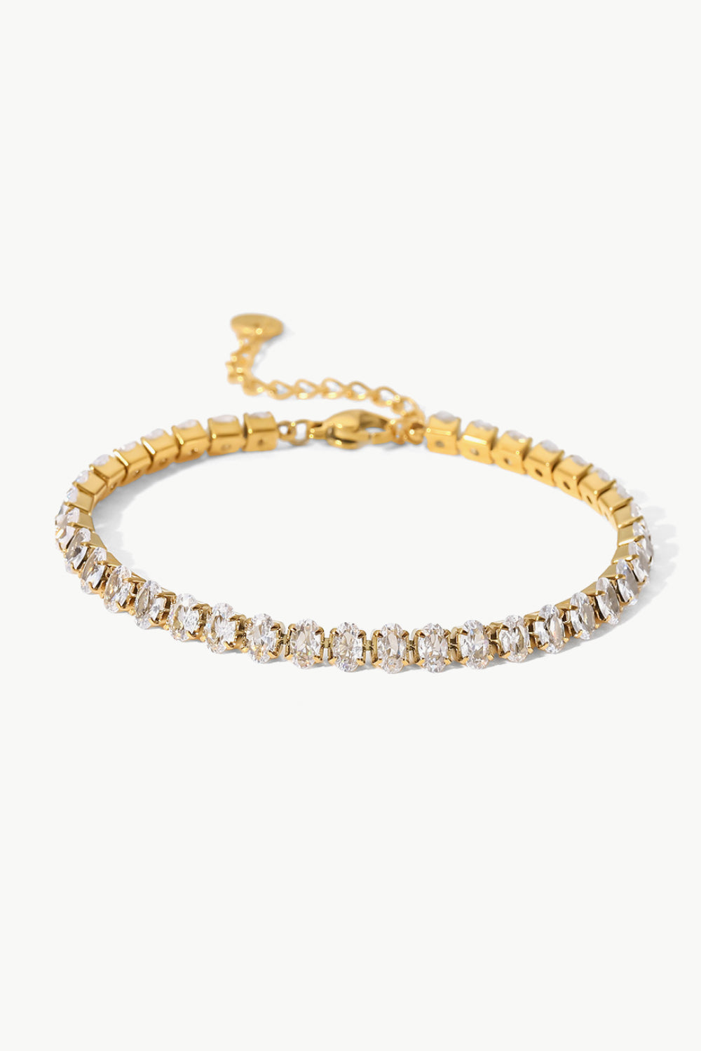 Pulsera bañada en oro de 18 quilates con circonitas incrustadas