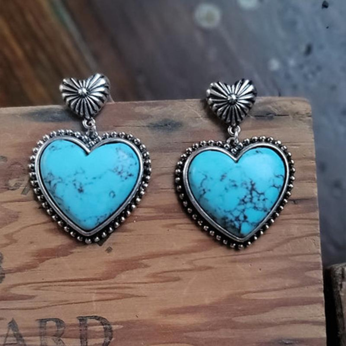 Pendientes colgantes de aleación de turquesa artificial con forma de corazón